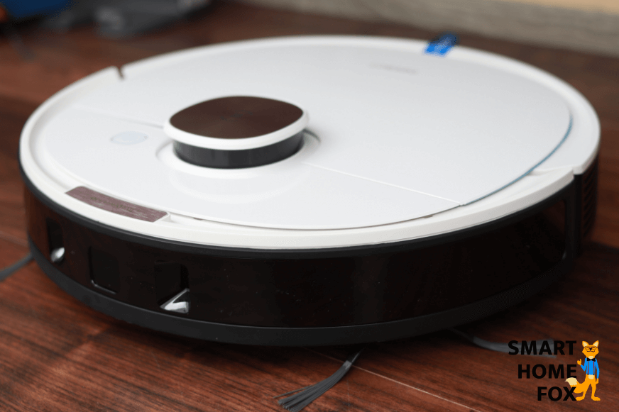 Ecovacs Deebot OZMO T8 спереди